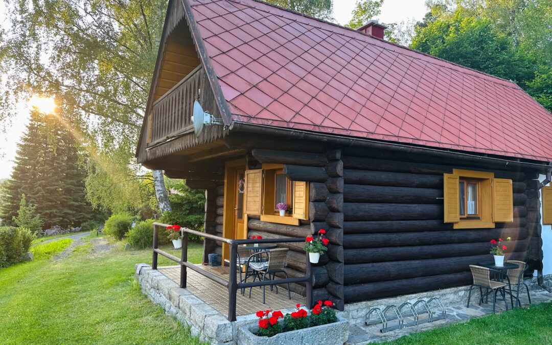 Chata LIPNO 34 | až 5 osob/jedinečný výhled na jezero a pohoří za ním. Útulná, skvěle vybavená chatička po rekonstrukci. WiFi, myčka, pračka, ohniště,…